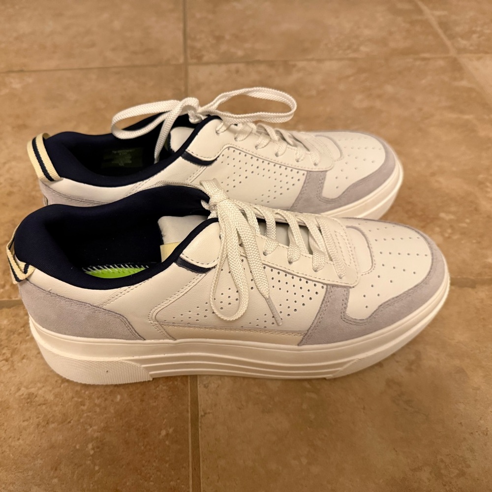 LE TIGRE women’s Midtown Sneakers
